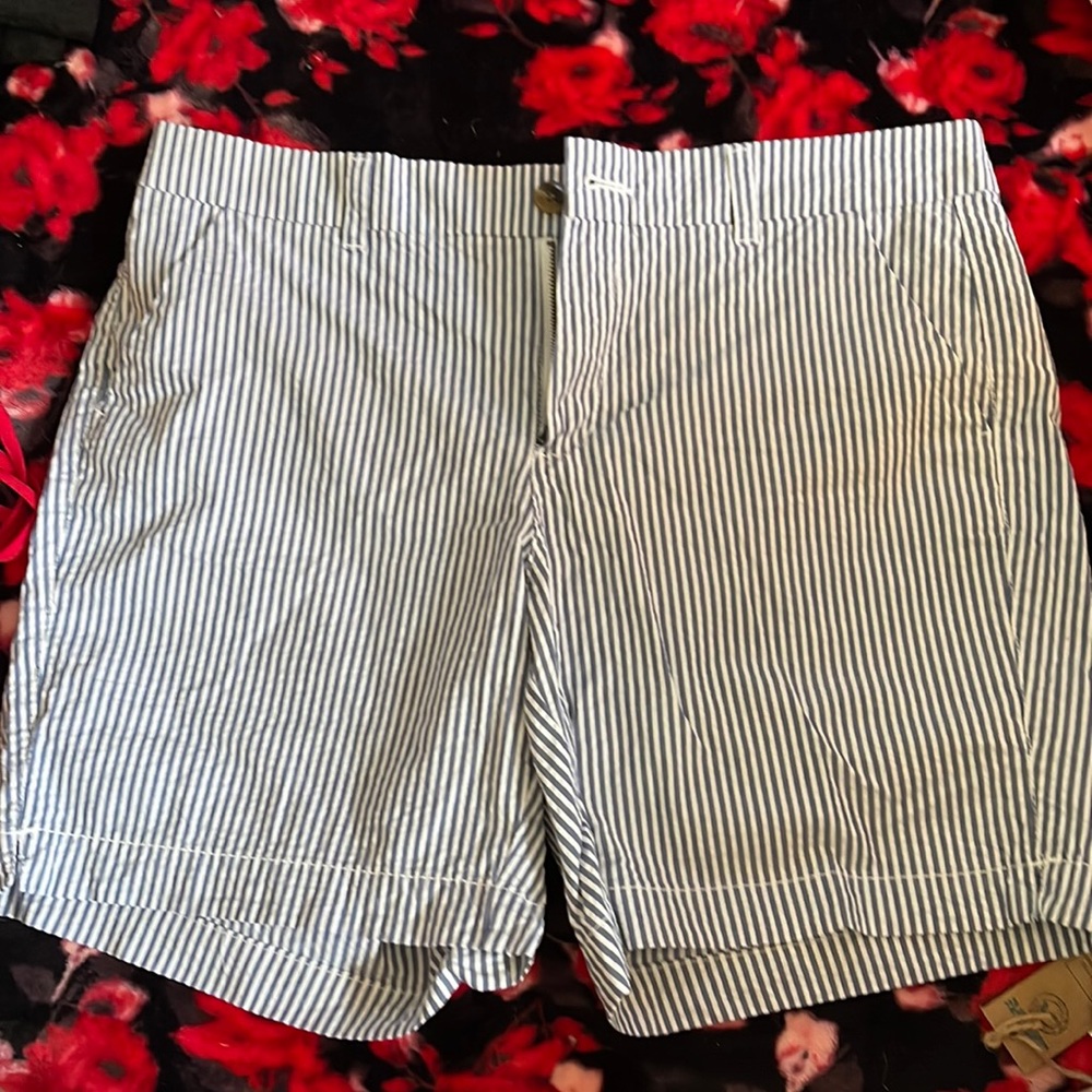 Old navy everyday mid shorts